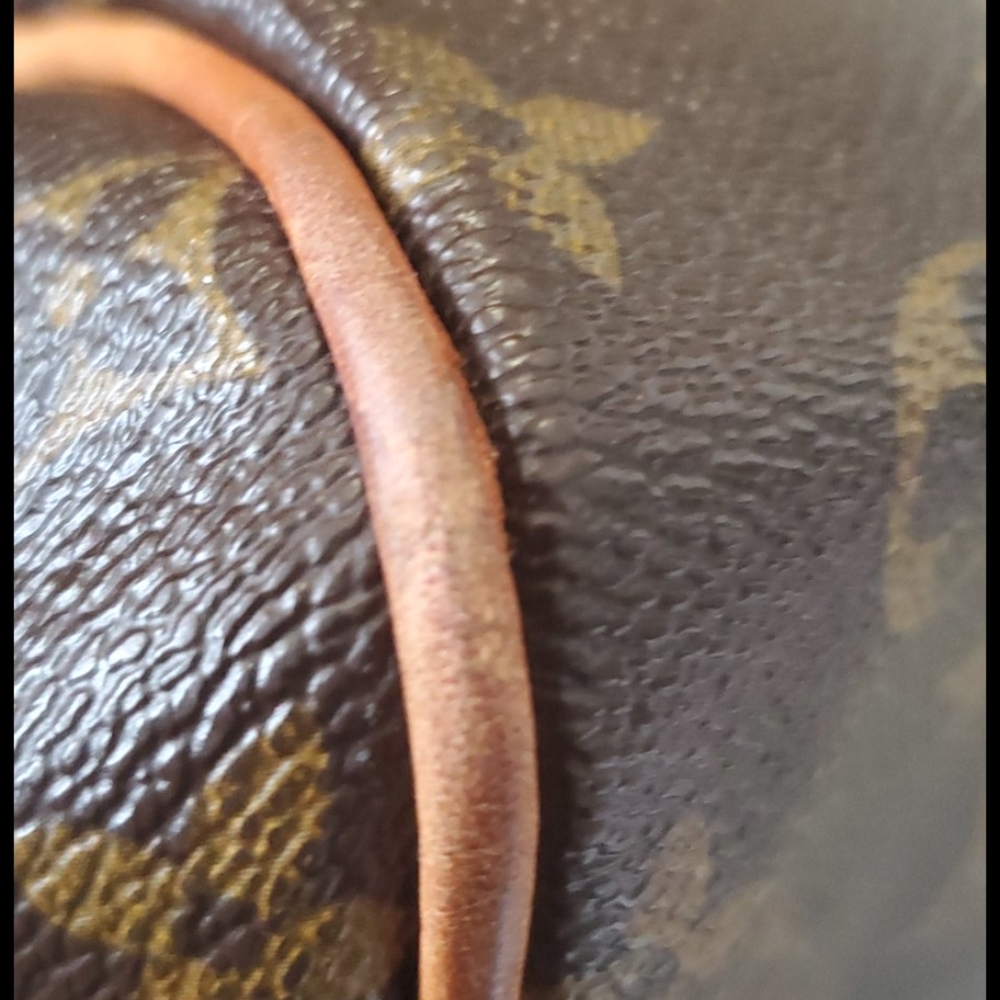 Louis Vuitton Montorgueil GM Handbag - Picture 9 of 16